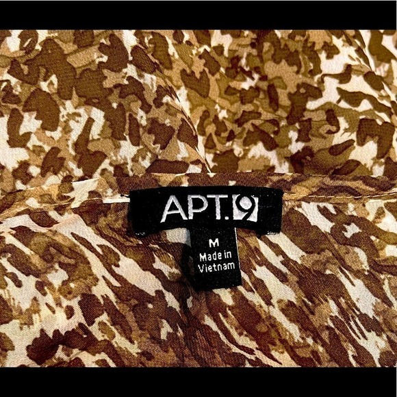 Apt. 9 lined sheer short flutter sleeve blouse size Medium - Picture 3 of 9